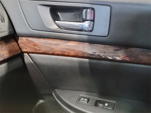 Used 2013 Subaru Legacy 2.5i Limited image 16