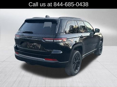 New 2026 Jeep Grand Cherokee Altitude image 5