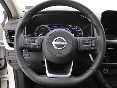 Used 2023 Nissan Rogue SL AWD/4WD image 17