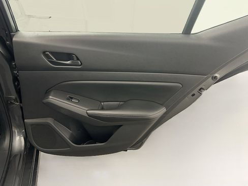 Used 2025 Nissan Altima 2.5 SV image 30