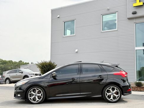 Used 2016 Ford Focus ST FWD image 12