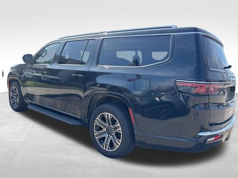 Used 2024 Jeep Wagoneer L Series II w/ Flexible Seating Group image 16