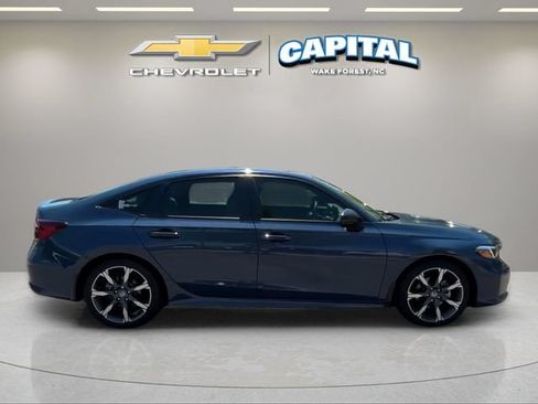 Used 2025 Honda Civic Sport image 6