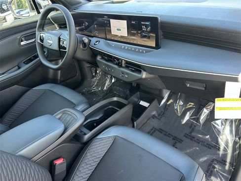 New 2026 Nissan Leaf Platinum+ w/ Cargo Package (Platinum+) image 11