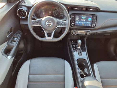 Used 2024 Nissan Kicks SR w/ SR Premium Package FWD image 3