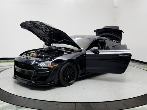 Used 2019 Ford Mustang Coupe RWD image 9