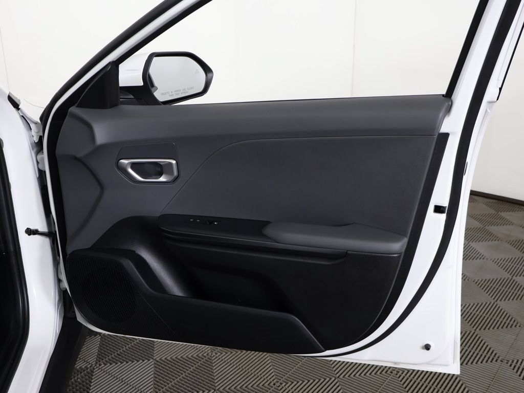 Certified 2025 Kia K4 FWD image 22