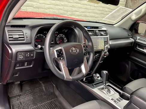 Used 2021 Toyota 4Runner SR5 Premium image 13