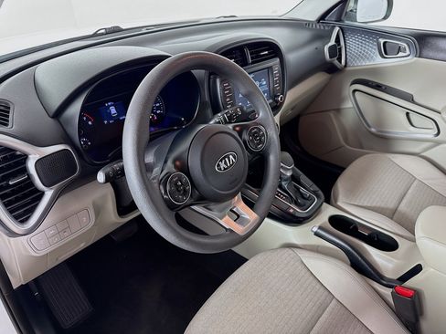 Used 2020 Kia Soul S image 8