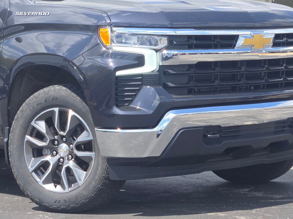 Certified 2024 Chevrolet Silverado 1500 LT AWD/4WD image 3