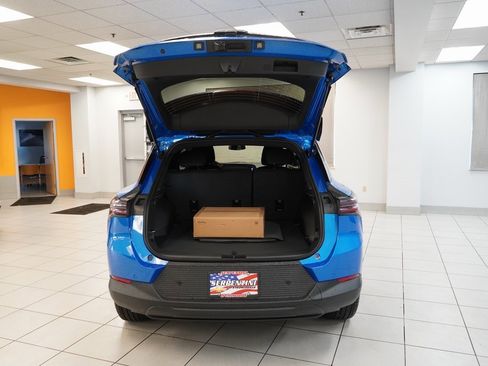 New 2026 Chevrolet Equinox EV LT image 8