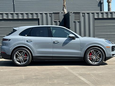 New 2026 Porsche Cayenne S image 9