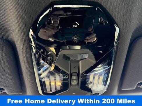 Used 2025 BMW 740i xDrive image 30