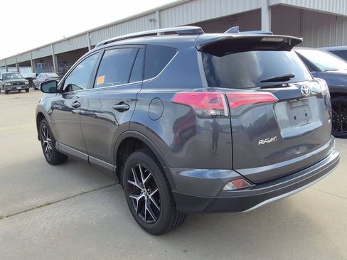 Used 2018 Toyota RAV4 SE w/ Power Extra Value Package FWD image 3