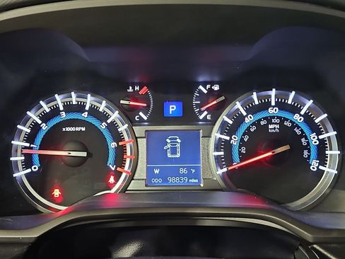 Used 2016 Toyota 4Runner SR5 AWD/4WD image 21