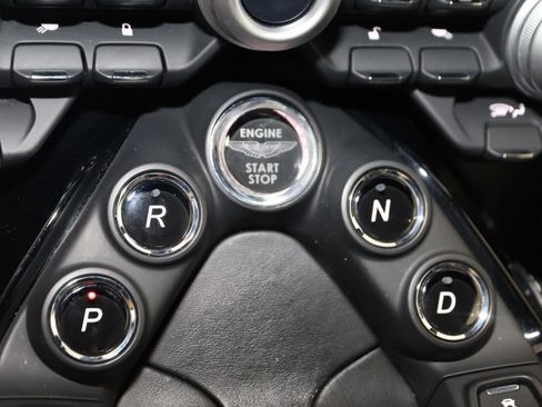 Used 2019 Aston Martin V8 Vantage Coupe image 7