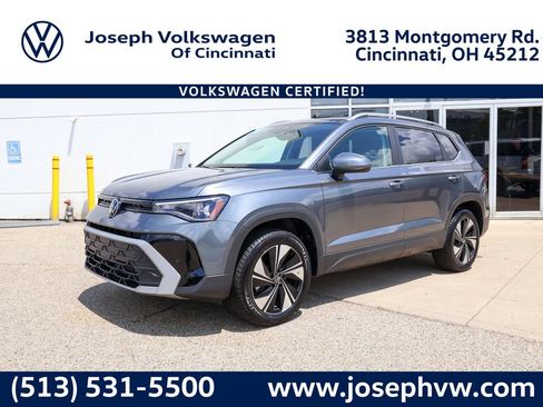 Used 2025 Volkswagen Taos SE w/ Panoramic Sunroof Package AWD/4WD image 1