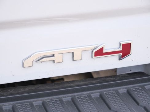 Used 2023 GMC Sierra 2500 AT4 w/ AT4 Premium Plus Package image 12