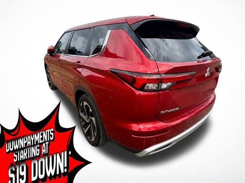 Used 2024 Mitsubishi Outlander SE image 3