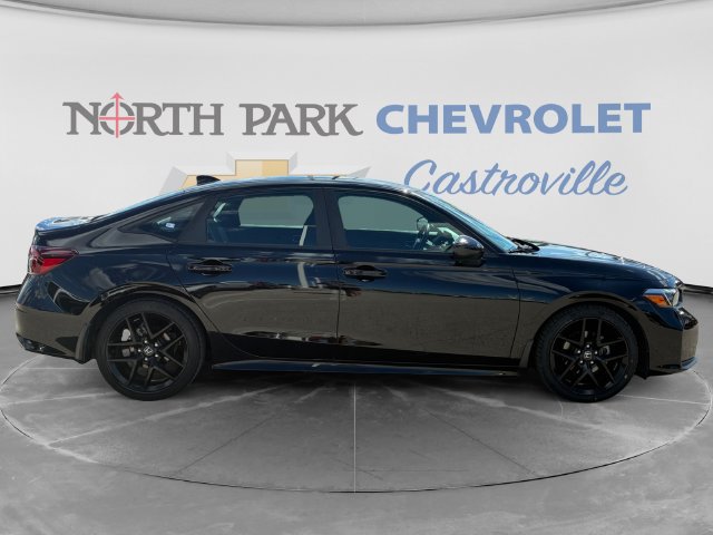 Used 2025 Honda Civic Sport image 2