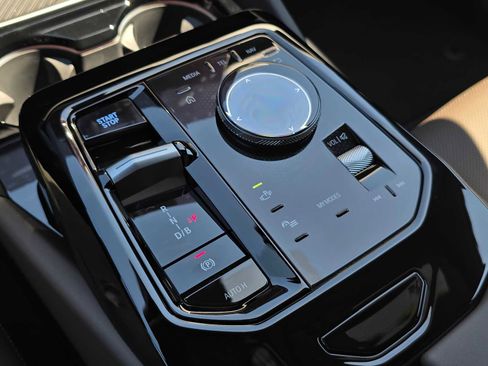 Used 2026 BMW i5 eDrive40 image 27