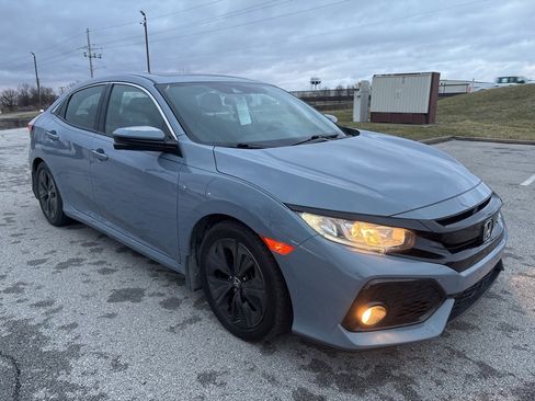 Used 2019 Honda Civic EX image 3