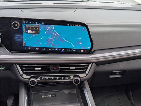 Used 2025 Chevrolet Suburban RST w/ RST Capability Package image 20