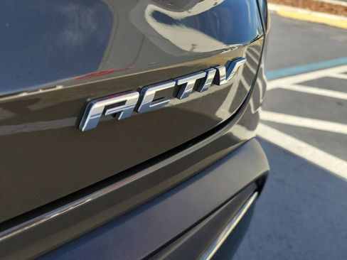 Used 2024 Chevrolet Trax ACTIV w/ Sunroof Package image 7