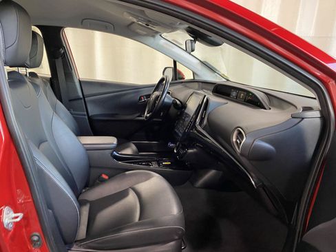 Used 2021 Toyota Prius Prime XLE w/ Carpet Mat Package (TMS) FWD image 7