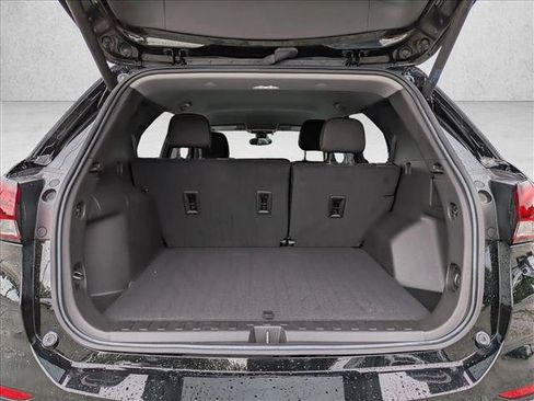 Used 2024 Chevrolet Equinox LT FWD image 7