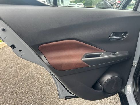 Used 2023 Nissan Kicks SR FWD image 15