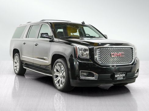 Used 2017 GMC Yukon XL Denali w/ Open Road Package AWD/4WD image 7