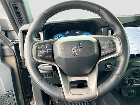 Certified 2025 Ford Bronco Badlands AWD/4WD image 16