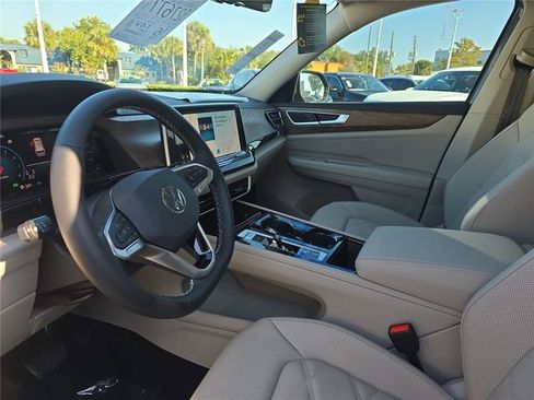 New 2026 Volkswagen Atlas SE image 16