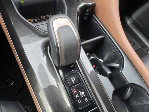 Used 2025 Toyota Crown Limited w/ Advanced Technology Package image 30