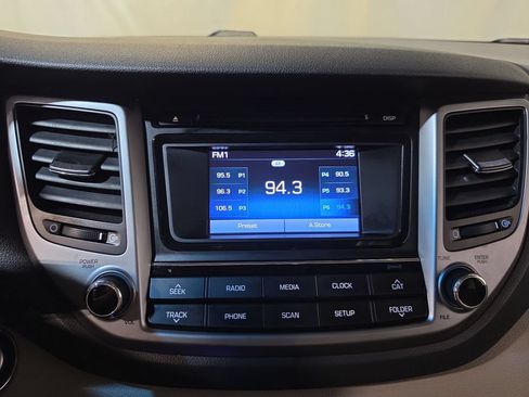 Used 2017 Hyundai Tucson Sport FWD image 12