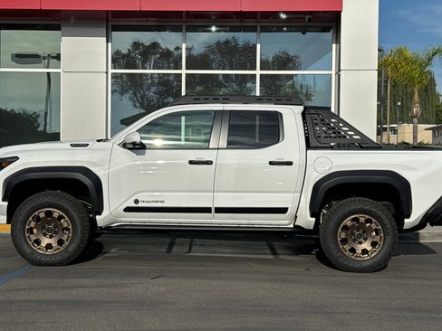 Certified 2025 Toyota Tacoma Trailhunter image 9