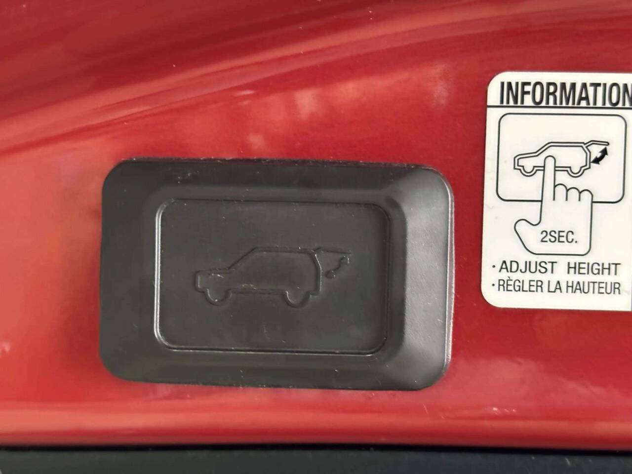 Used 2016 Toyota RAV4 Limited AWD/4WD image 7