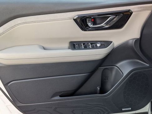 Used 2025 Subaru Forester Limited image 8