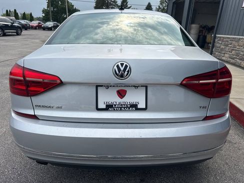 Used 2016 Volkswagen Passat 1.8T SE FWD image 4
