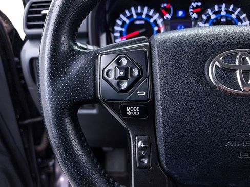 Used 2018 Toyota 4Runner TRD Off-Road Premium AWD/4WD image 25
