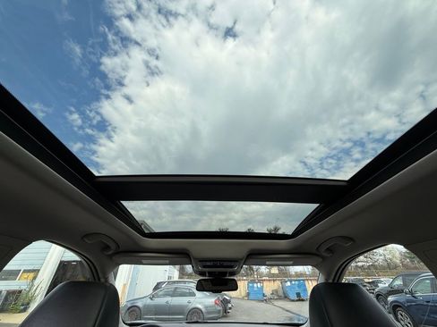 Used 2021 Nissan Rogue Platinum image 24