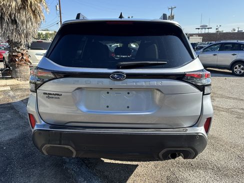 Certified 2025 Subaru Forester Limited w/ Popular Package #2 AWD/4WD image 4