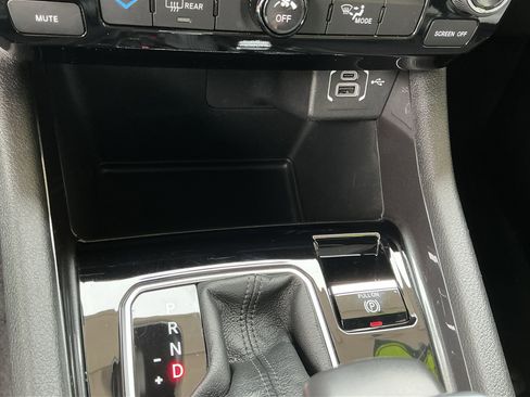 Used 2023 Jeep Compass Latitude image 30