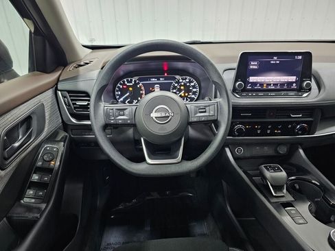 Used 2023 Nissan Rogue S AWD/4WD image 14