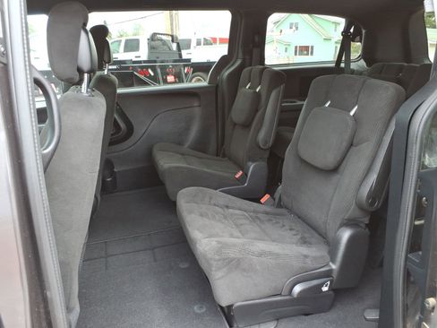Used 2015 Dodge Grand Caravan SE w/ Quick Order Package 29E SE FWD image 11