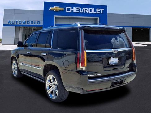 Used 2019 Cadillac Escalade Premium Luxury image 5