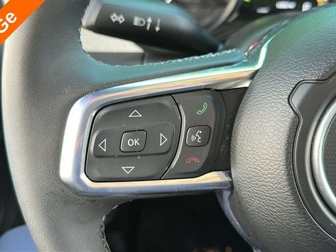 Used 2025 Jeep Wrangler Unlimited Sahara AWD/4WD image 18