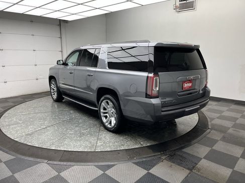 Used 2020 GMC Yukon XL SLT w/ Premium Edition image 2