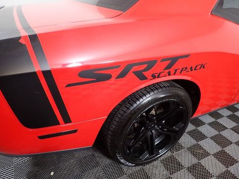 Used 2015 Dodge Challenger R/T Scat Pack w/ Scat Pack Stripe Group image 43